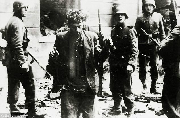 犹太人“保卫”波兰，引发德国“报复”，4个月中25万人牺牲