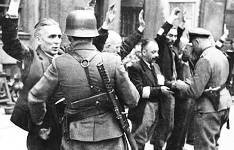 犹太人“保卫”波兰，引发德国“报复”，4个月中25万人牺牲