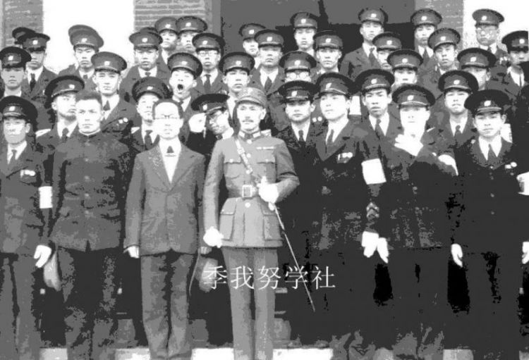 美国二战网站：1937年的蒋介石阅兵、讲演的珍贵照片