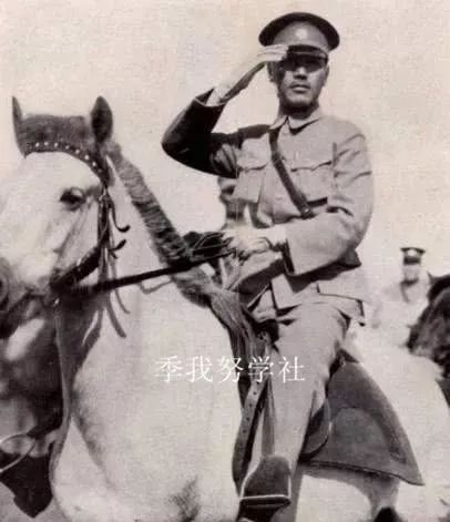美国二战网站：1937年的蒋介石阅兵、讲演的珍贵照片