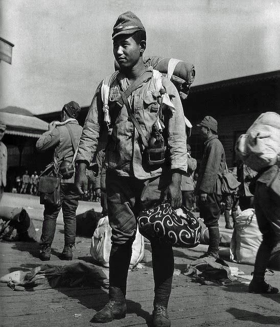 日本投降后，几百万归国士兵有多惨？有图有真相