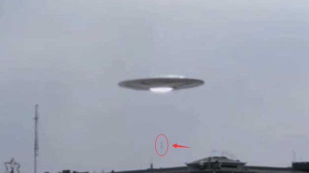 男子住酒店，窗外看到“UFO”在向地面放不明物体，至今还是谜