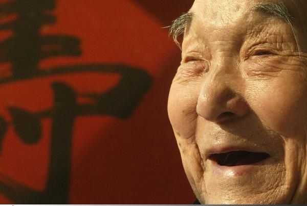 日本军人隐居中国70年救死扶伤，只有一个习惯能看出来他是日本人