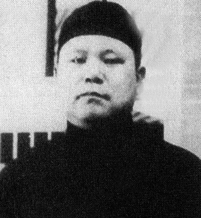 他是川岛芳子的师傅，二战后转做污点证人，指证东条英机