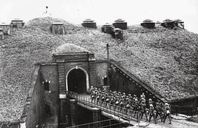 二战期间，德军曼施坦因元帅让马奇诺防线成为无用的钢筋混凝土