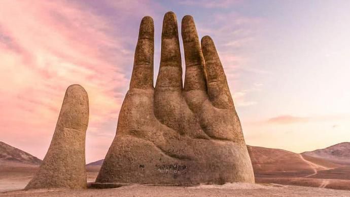 沙漠发现一座“五指山”，高度超过了11米，究竟是谁建的？