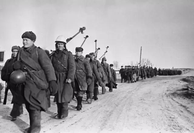 勒热夫绞肉机：德军的防御奇迹，150万苏军在此伤亡