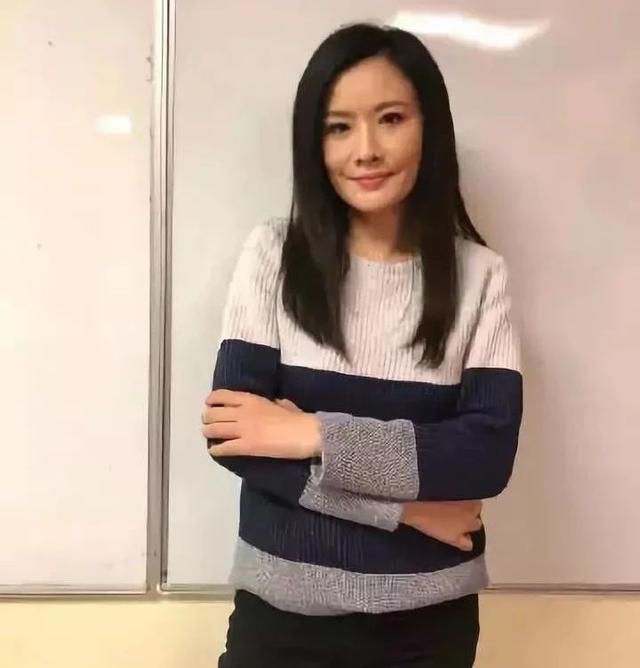 吓死朋友和网民！47岁TVB艺人拍《法证先锋4》发被抬上救护车照片