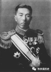 他是侵华战争的祸首，三次出任日本首相，畏罪服毒自杀