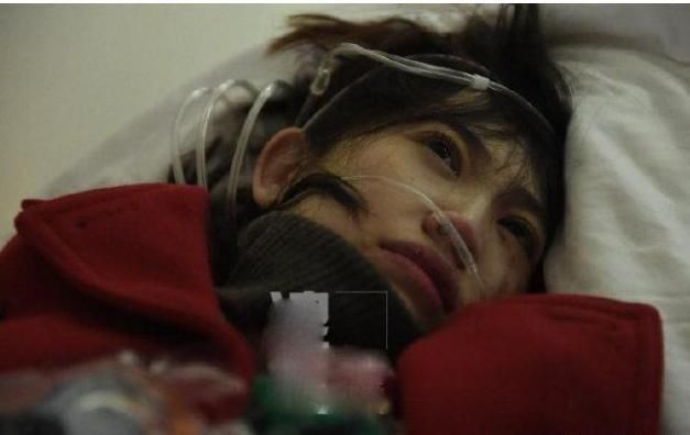马蓉躺在病床接受采访几小时后慌忙出院，这些细节说明了三个问题