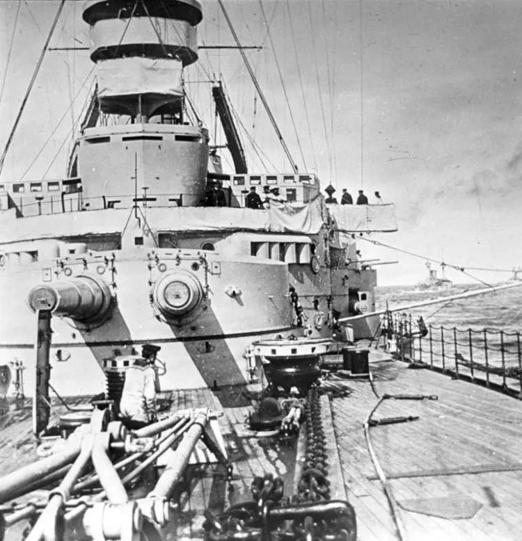 德意志海魂：经历三个时代的石勒苏益格-荷尔斯泰因号战舰