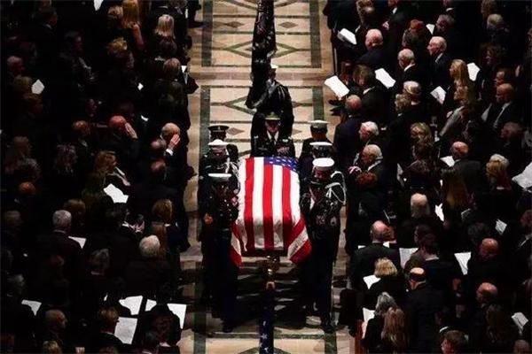 老布什去世，阿拉伯国家却举国哀悼，科威特：他是我们的救命恩人