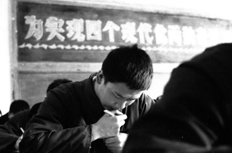 笑中带泪70年，30张老照片看完新中国巨变