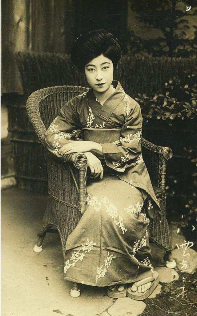 世界历史上最悲惨的女性，当属日本，该国女性被忽悠了千年之久