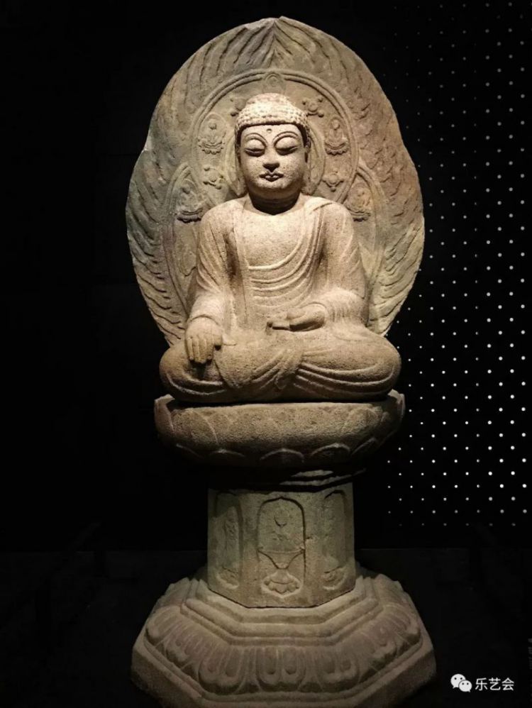 青岛李国梁先生分享韩国国立中央博物馆金铜石造像