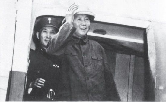重庆谈判的历史细节：周恩来为毛泽东设计“第一印象”