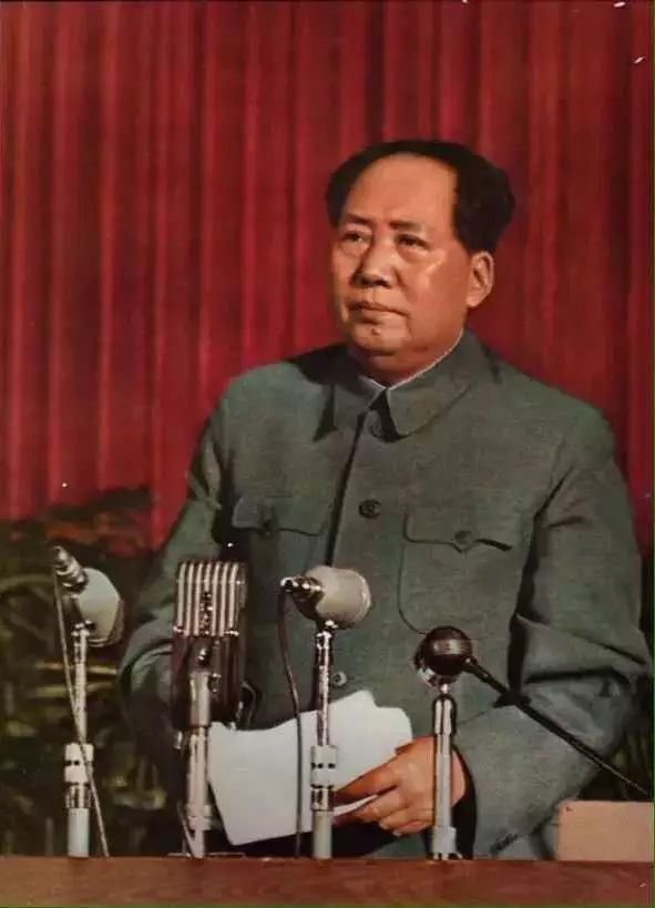 今天，我们不能忘记中华伟人毛泽东！