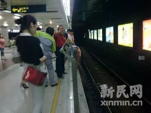 痛！女子乘地铁被夹身亡！官方回应来了…乘坐地铁，这些“误区”千万注意