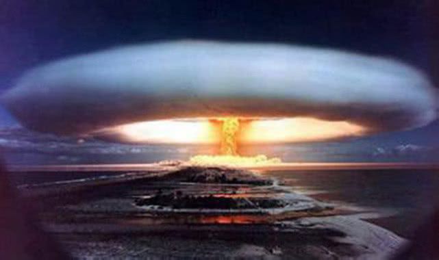 在距离广岛原子弹爆炸中心300米的地方，真有女子存活下来了吗