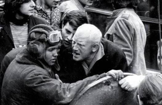 二战后的苏联，老百姓没房子住，赫鲁晓夫上台，巧妙一招解决问题