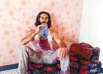 卡扎菲最有血性的儿子，战斗到最后一刻，死前还在淡定抽烟喝水