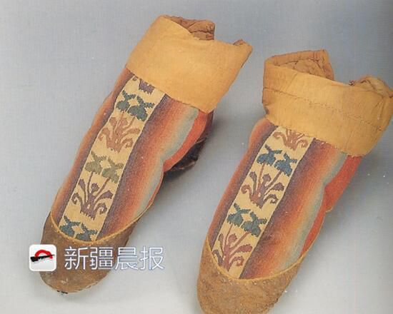 穿长筒靴、高跟鞋，古代生活在新疆的女子足下很时髦