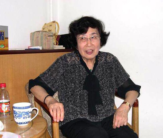 这位日本老太太靠捡面包屑度日，却给中国贫困学生捐款20多年