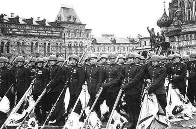 二战后，斯大林对德国做了几件事，让我们觉得自己不像一个战胜国