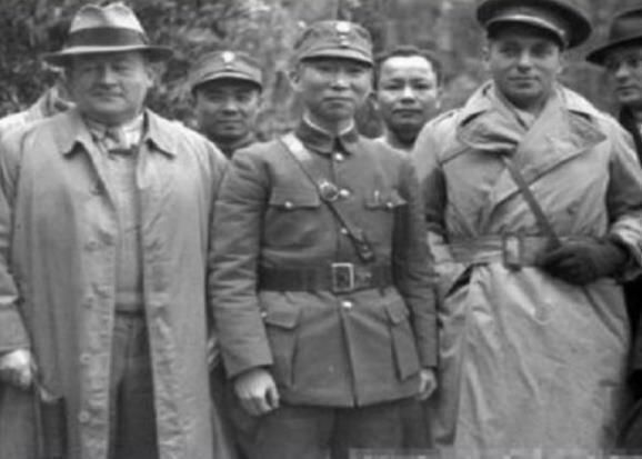 蒋介石手下的两员虎将，其中薛岳名字的由来与岳飞有关