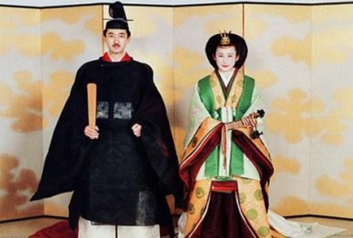 日本天皇家族那些事：爷爷给孙子戴绿帽，导致孙媳妇怀孕生子