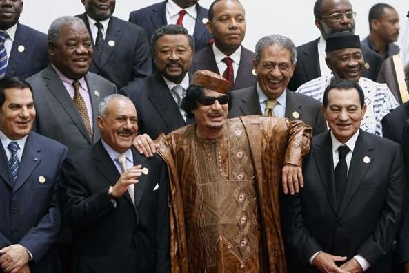卡扎菲在联合国手撕宪章怒骂，访华嫌接待不周还大胆提出买原子弹