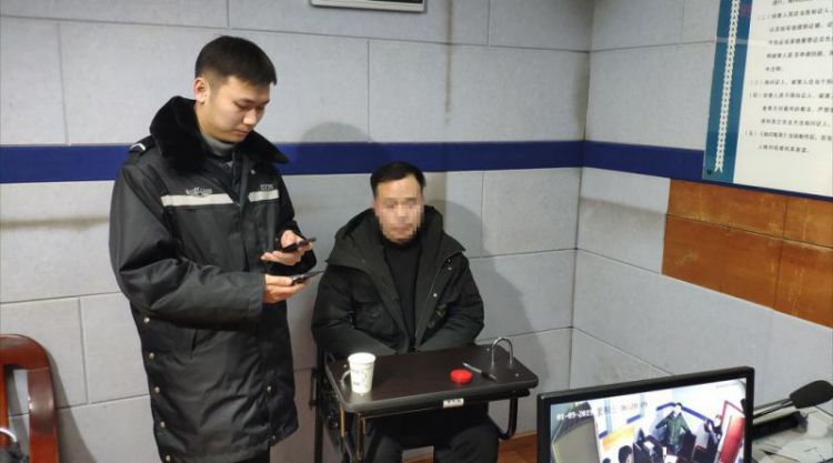 武汉一海底捞电视上突然播放大尺度视频，调查结果来了，一男子被刑拘……
