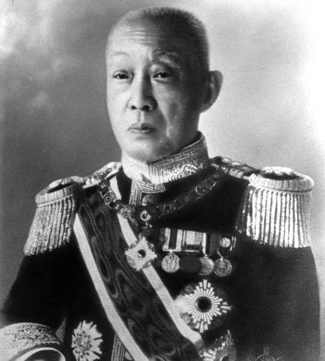 这个日本首相公开反对天皇，天皇却对他一直非常信任重用
