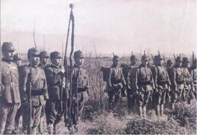                     日本投降时，这支国民军队并不不接受，连夜全歼日军大快人心