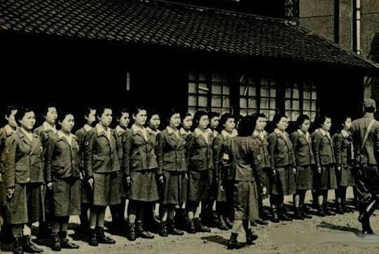 图说日本侵华战争时期派往中国战场上的日军女兵，史籍上鲜有记载