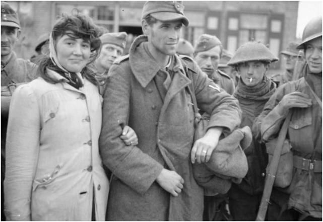 二战德军口袋里的私藏照片：与敌同眠的欧洲女孩