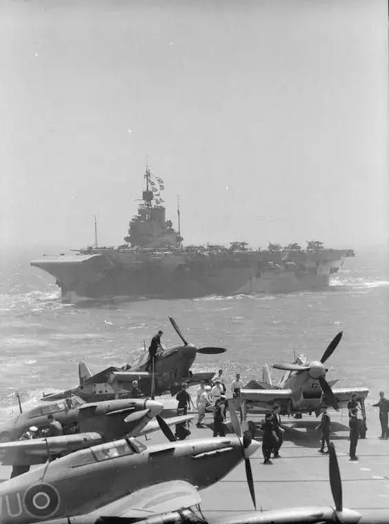 独挑大梁：二战前期的皇家海军管鼻燕战斗机传奇