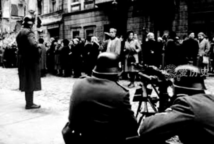 面对纳粹枪口毫不退让的德国妇女用对婚姻的执着救出数千犹太人