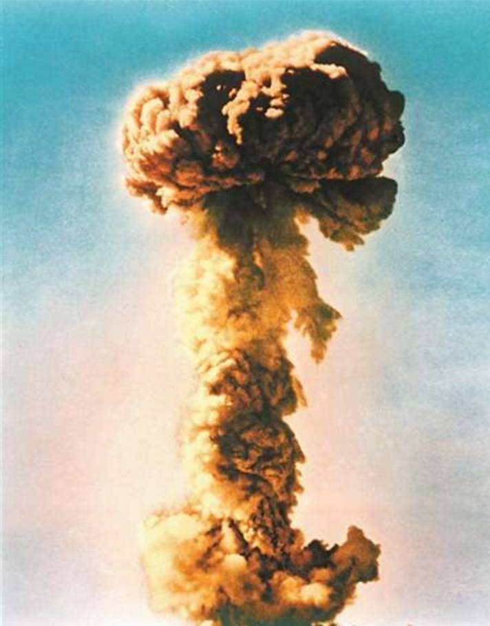 美国两颗原子弹到底炸死了多少日本人？