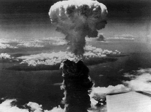 美国两颗原子弹到底炸死了多少日本人？