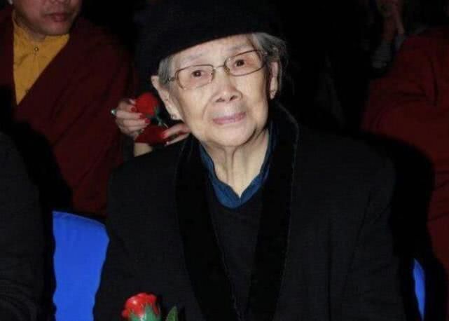 大过年也不消停，梅艳芳96岁母亲索要春节红包费20万