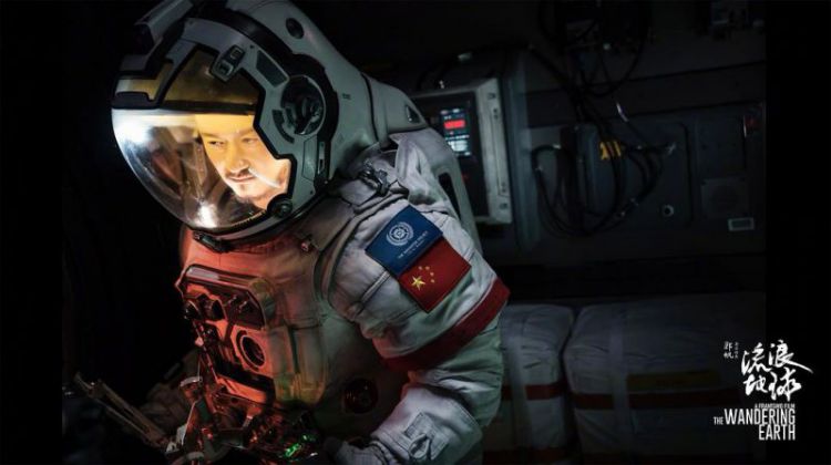 《流浪地球》票房破19亿，吴京谈中国科幻：拍烂比没人拍强