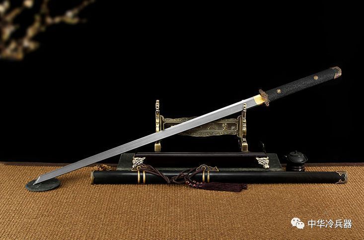 都说喜欢唐刀汉剑，但如果在二者之中选一个，你会选择谁？