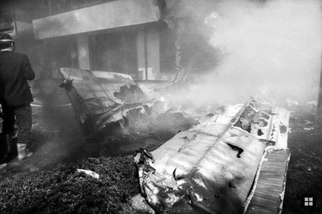 日本最后一个神风敢死队：三级片演员驾飞机，自杀撞击日本巨魁