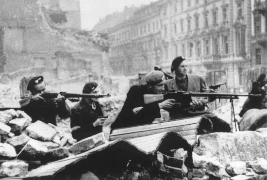苏德大战仅头18天，苏军就被俘30万人，最后怎么就反败为胜了？