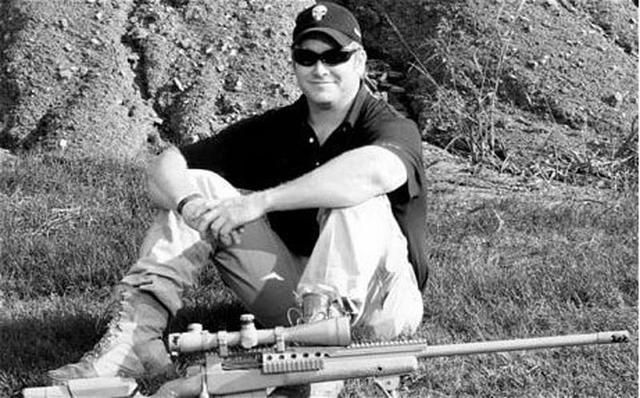 引狼入室！美国传奇狙击手退役，在自家企业中被打成筛子？