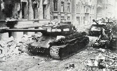 柏林会战：人肉攻城，35万苏军倒在攻克柏林的前夜