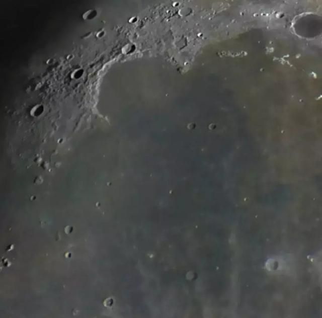 加州宅男狂拍50000张月球照片，合成了NASA都惊艳的作品……