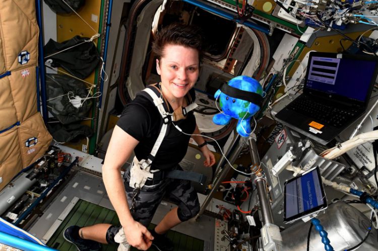 三八妇女节传出好消息：全球首个全女性太空行走计划3月底进行