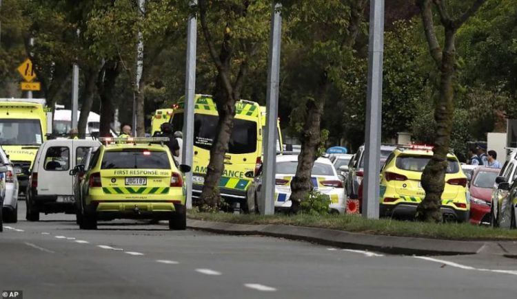 49人遇害，凶手直播屠杀过程...有人却为新西兰恐怖袭击叫好？！